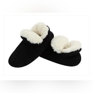 🖤New! Snoozies Black and Cream Colored House Shoes
